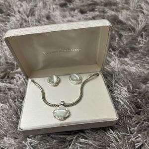 Earring and necklace set